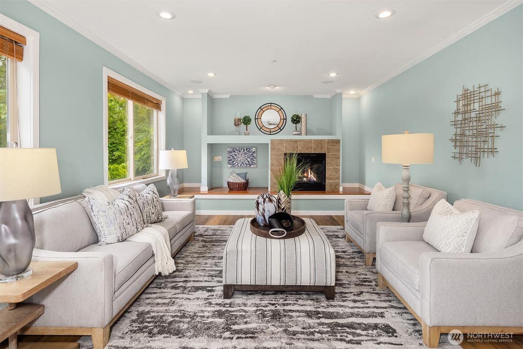 Photo of 211 210th Avenue NE, Sammamish, WA 98074 (MLS # 2565830)