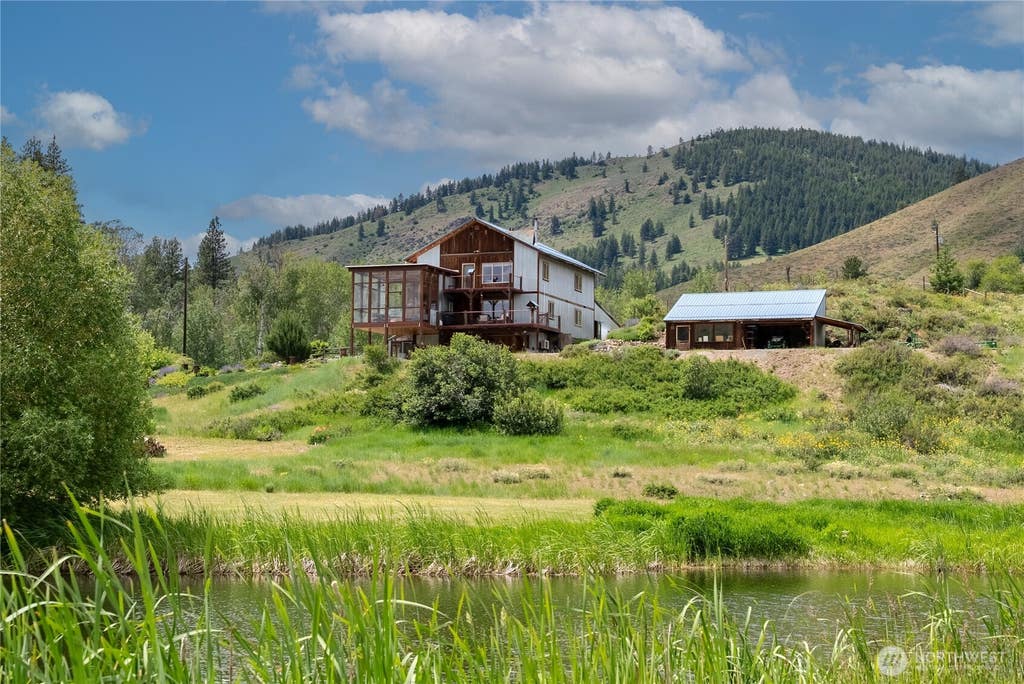 Photo of 494 Rendezvous Road, Winthrop, WA 98862 (MLS # 2554074)