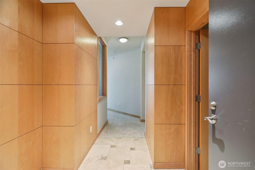 Photo of 1100 106th Avenue NE #902, Bellevue, WA 98004 (MLS # 2486584)