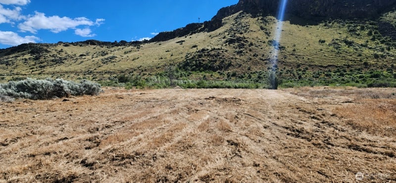 0 XXX Lake Naches Dr