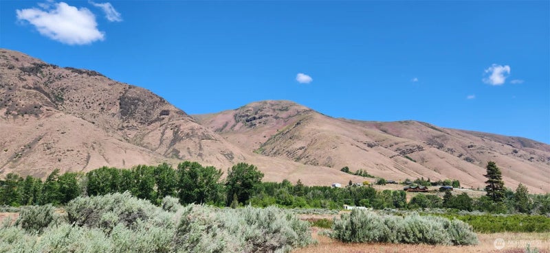 0 XXX Lake Naches Dr
