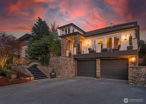 Photo of 8234 Fairway Drive NE, Seattle, WA 98115 (MLS # 2360661)