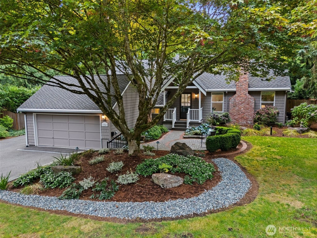 Photo of 1941 224th Place NE, Sammamish, WA 98074 (MLS # 2578763)