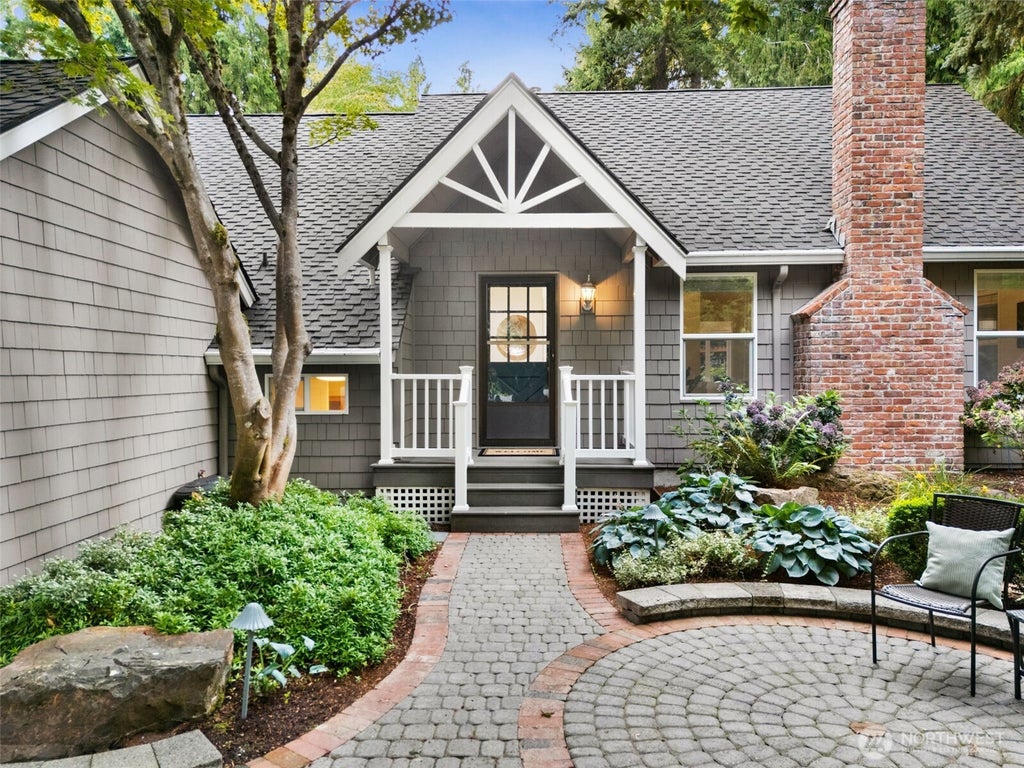 Photo of 1941 224th Place NE, Sammamish, WA 98074 (MLS # 2578763)
