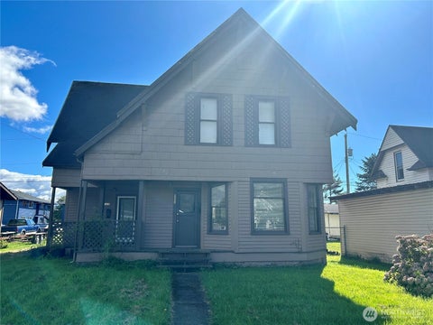 Photo of 2428 Pacific Avenue, Hoquiam, WA 98550 (MLS # 2536933)