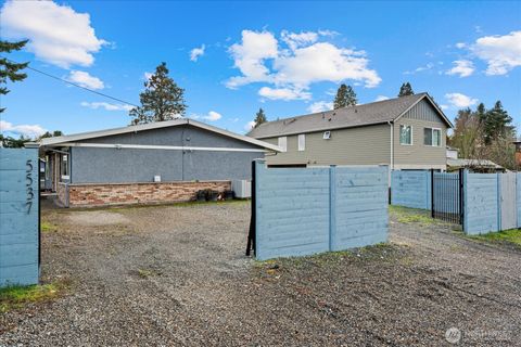 Photo of 5537 S 119th St St, Seattle, WA 98178 (MLS # 2460107)