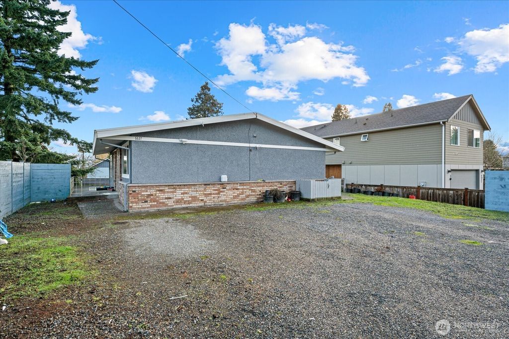 Photo of 5537 S 119th St St, Seattle, WA 98178 (MLS # 2460107)