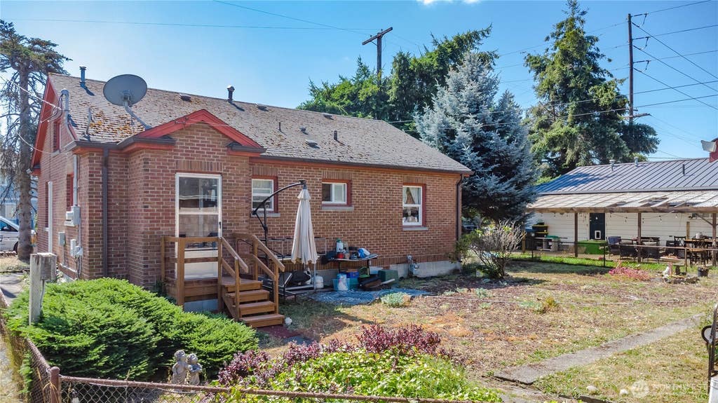 Photo of 303 3rd Street NE, Yelm, WA 98597 (MLS # 2559886)