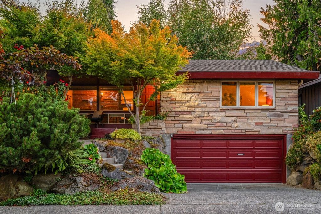 Photo of 3627 Arapahoe Place W, Seattle, WA 98199 (MLS # 2411675)