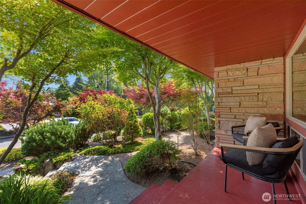 Photo of 3627 Arapahoe Place W, Seattle, WA 98199 (MLS # 2411675)