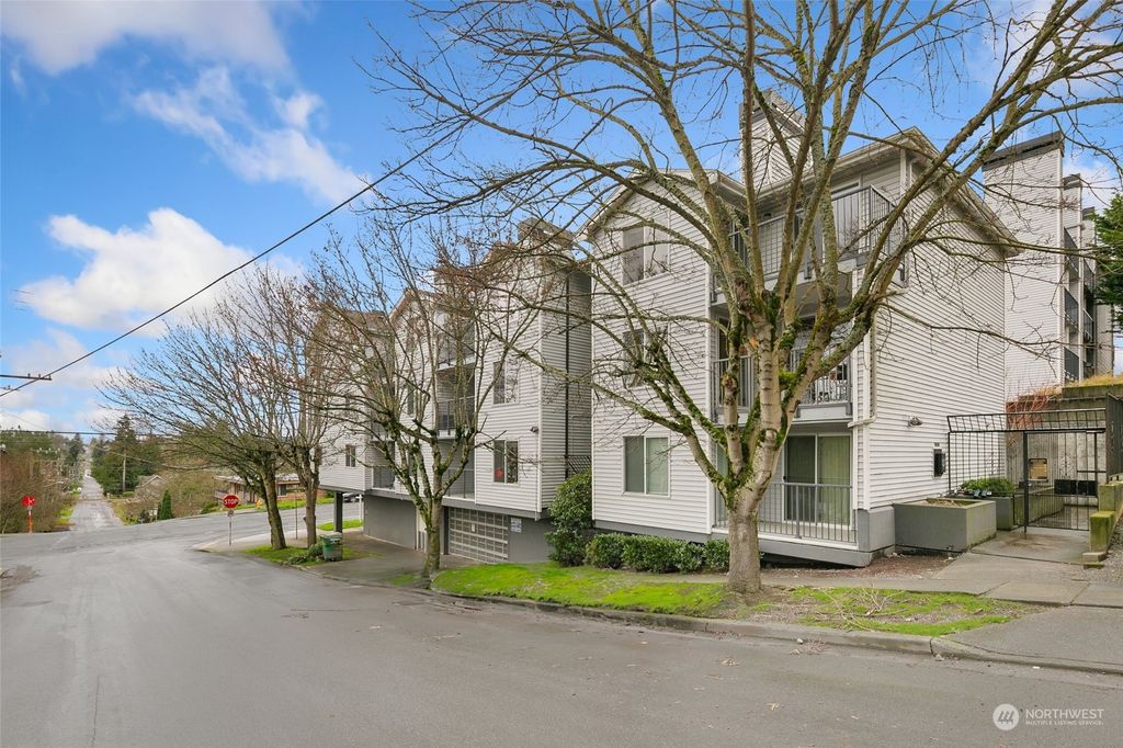Photo of 9200 Greenwood Avenue #207, Seattle, WA 98103 (MLS # 2318305)