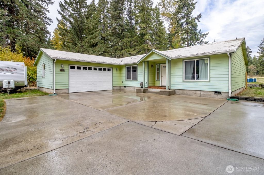 Photo of 7605 295th St, Roy, WA 98580 (MLS # 2484770)
