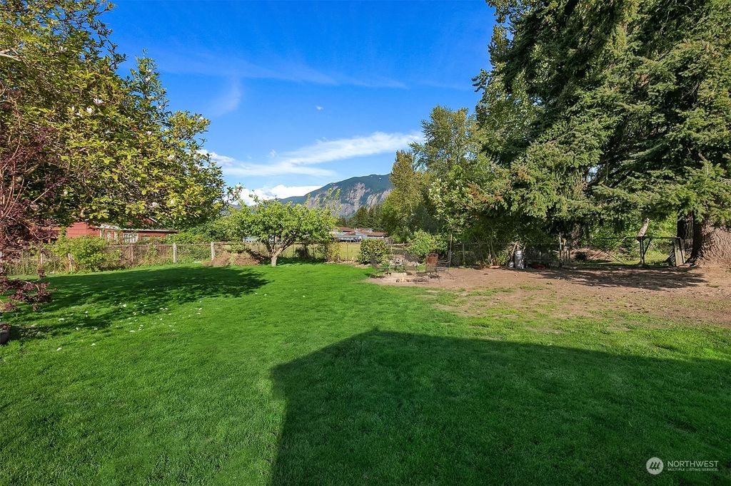 Photo of 8578 Meadowbrook Way SE, Snoqualmie, WA 98065 (MLS # 2073183)