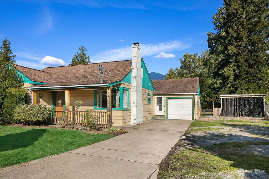 Photo of 8578 Meadowbrook Way SE, Snoqualmie, WA 98065 (MLS # 2073183)