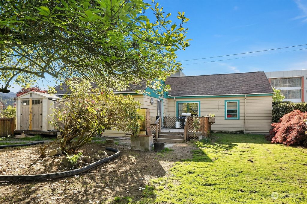 Photo of 8578 Meadowbrook Way SE, Snoqualmie, WA 98065 (MLS # 2073183)