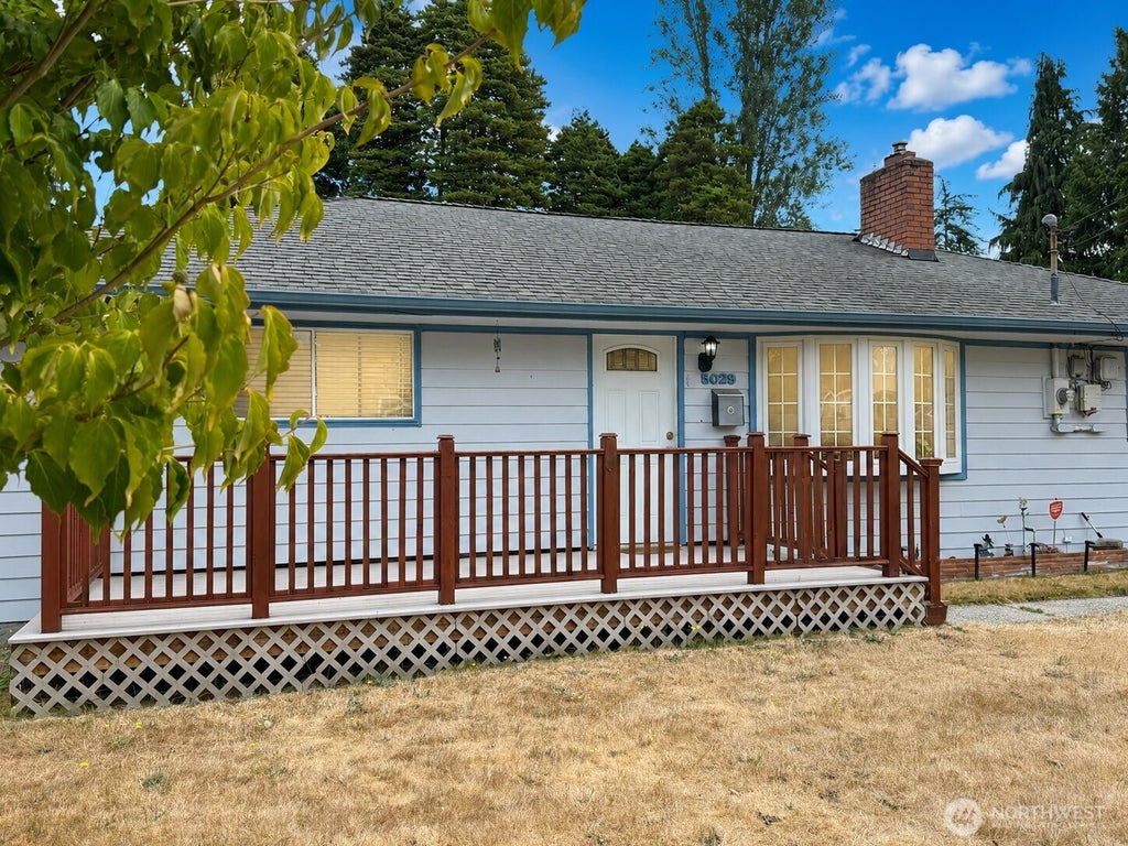 Photo of 5029 West View Drive, Everett, WA 98203 (MLS # 2576022)