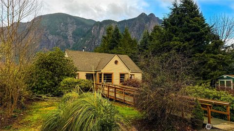 Photo of 8226 428th Avenue SE, Snoqualmie, WA 98065 (MLS # 2497096)