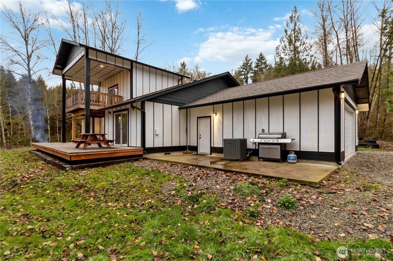 241 Oxbow Lake Ln