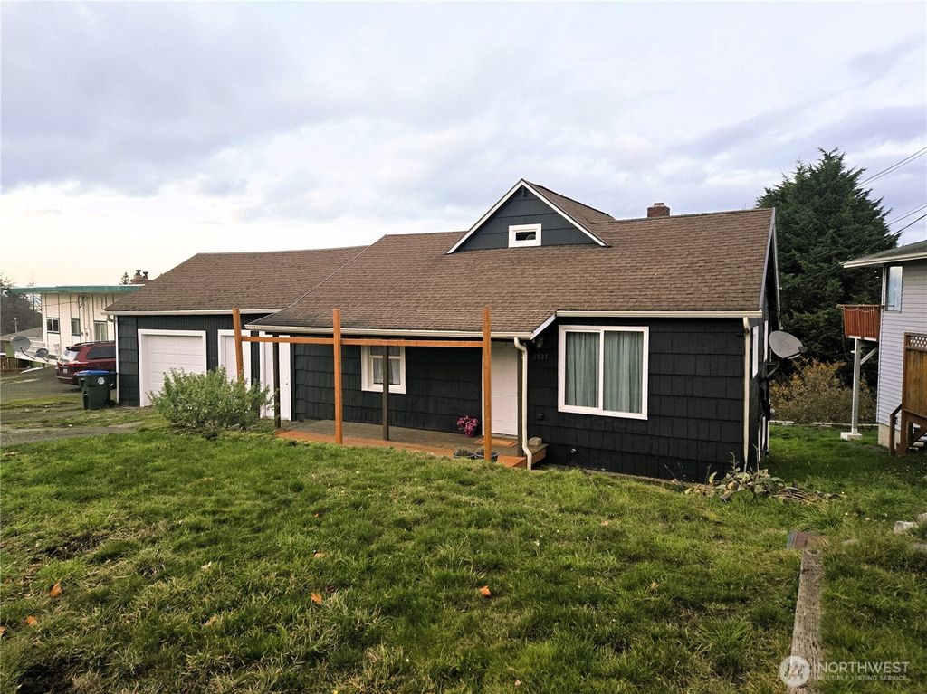 Photo of 1811 E 3rd Street, Port Angeles, WA 98362 (MLS # 2457191)