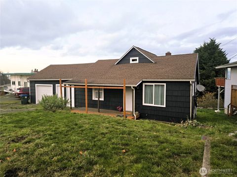 Photo of 1811 E 3rd Street, Port Angeles, WA 98362 (MLS # 2457191)
