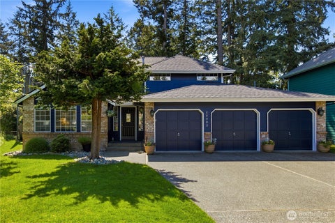 Photo of 22503 SE 261st Street, Maple Valley, WA 98038 (MLS # 2526066)