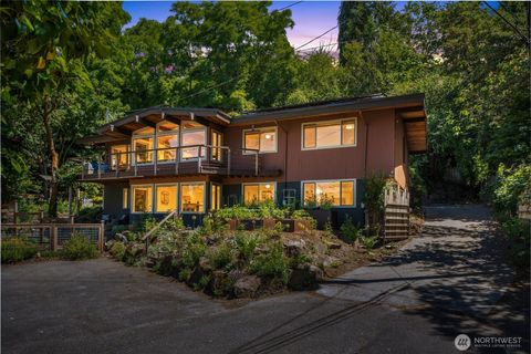 Photo of 4000 SW Myrtle Street, Seattle, WA 98136 (MLS # 2535233)