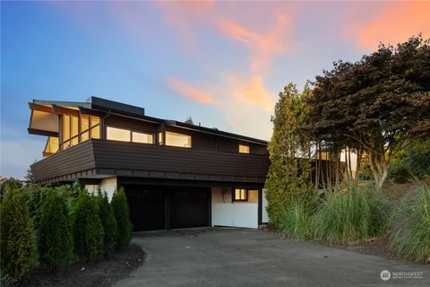 A home in Clyde Hill