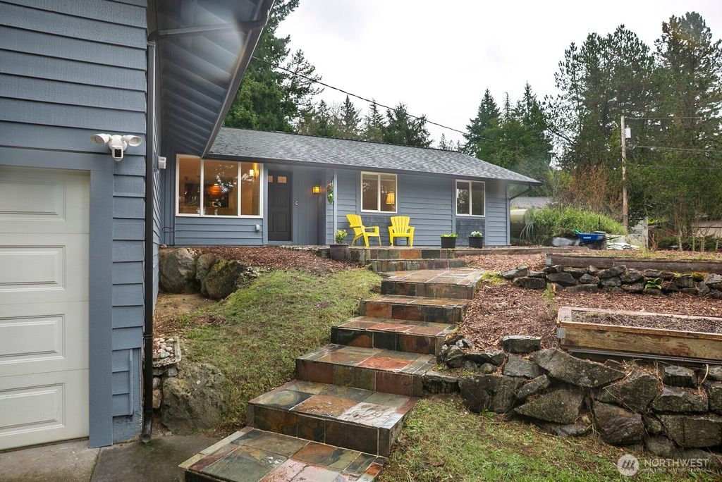 Photo of 654 154th Avenue NE, Bellevue, WA 98007 (MLS # 2479895)