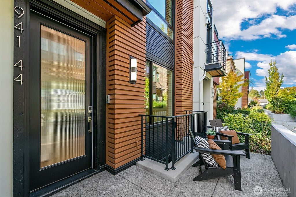 Photo of 941 W McGraw Street #44, Seattle, WA 98119 (MLS # 2594468)