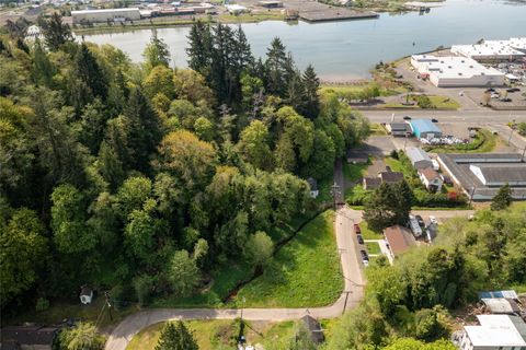 Photo of 1409 Summit Street, Aberdeen, WA 98557 (MLS # 2518184)