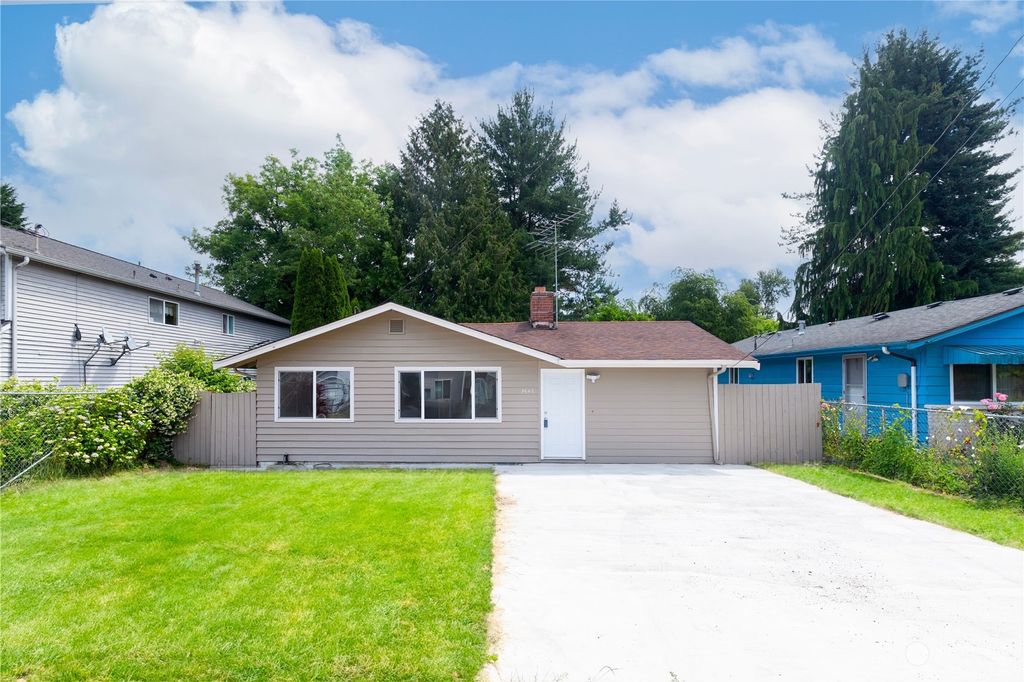 Photo of 9642 53rd Avenue S, Seattle, WA 98118 (MLS # 2133216)