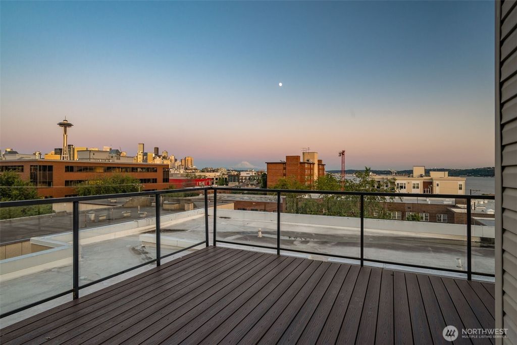 Photo of 626 4th Avenue W #104, Seattle, WA 98119 (MLS # 2468232)