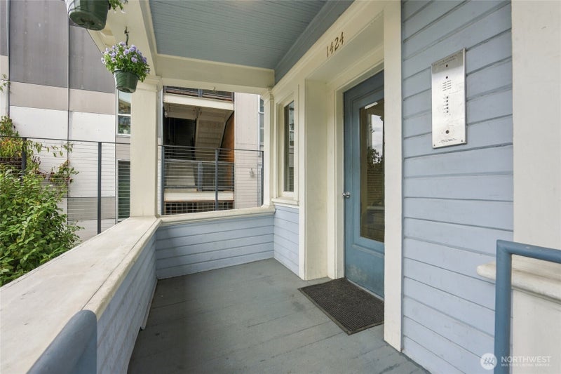 1424 Belmont Avenue 262