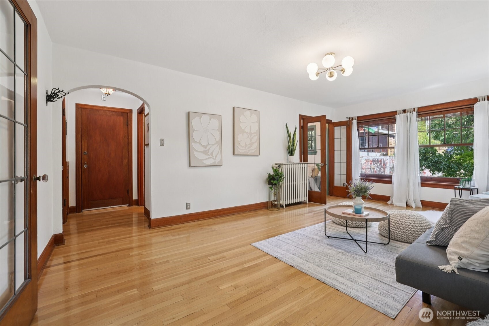 408 Bellevue Avenue E 206
