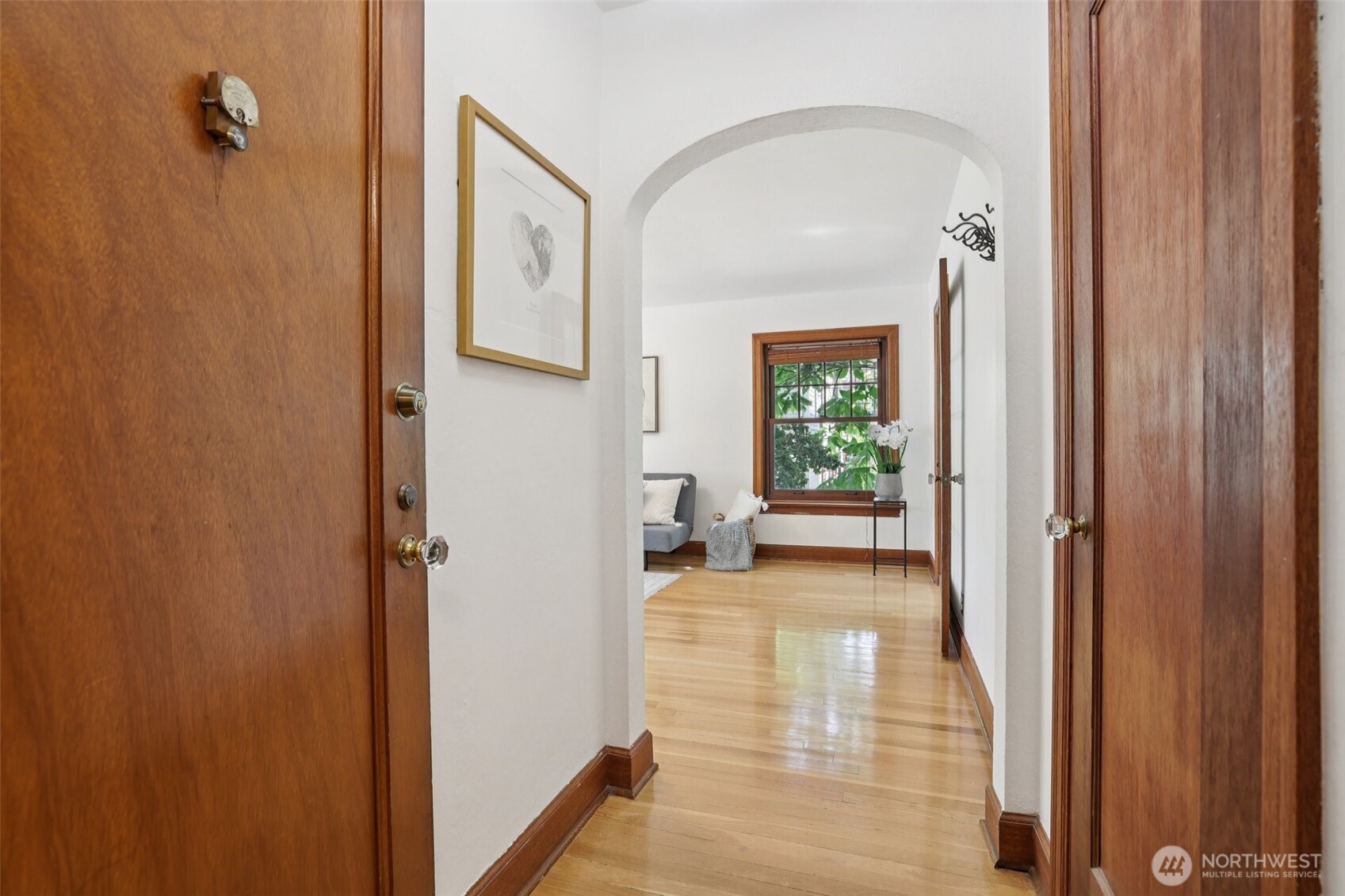 408 Bellevue Avenue E 206