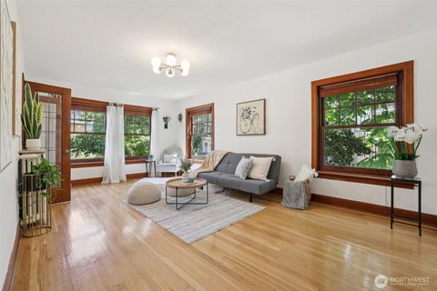 Photo of 408 Bellevue Avenue E #206, Seattle, WA 98102 (MLS # 2391906)