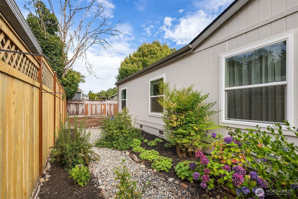 Photo of 15400 SE 155th Place #28, Renton, WA 98058 (MLS # 2418234)