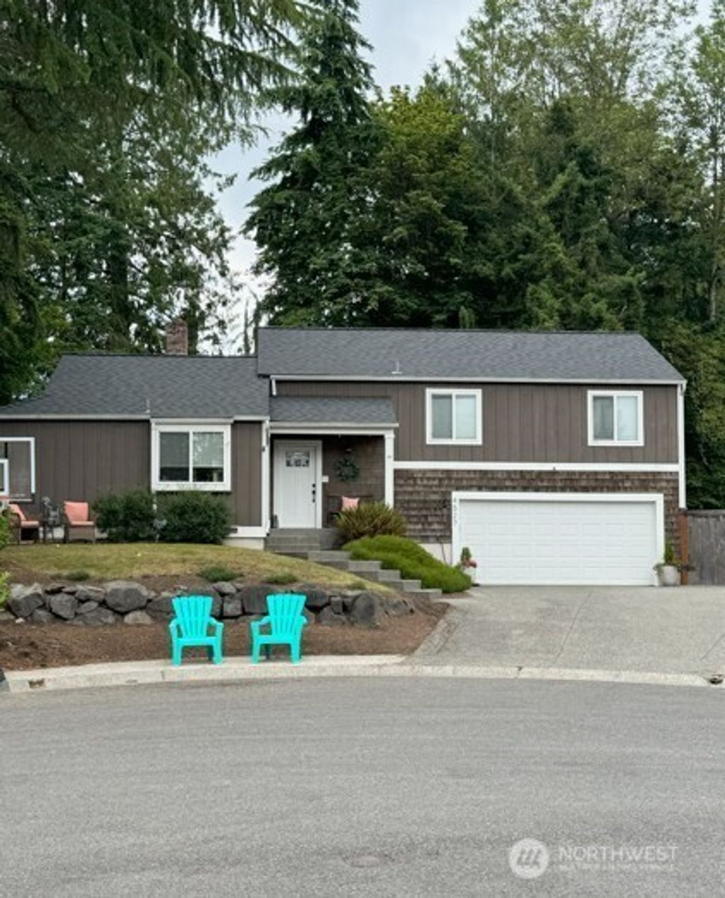 Photo of 4527 191st Avenue SE, Issaquah, WA 98027 (MLS # 2410804)