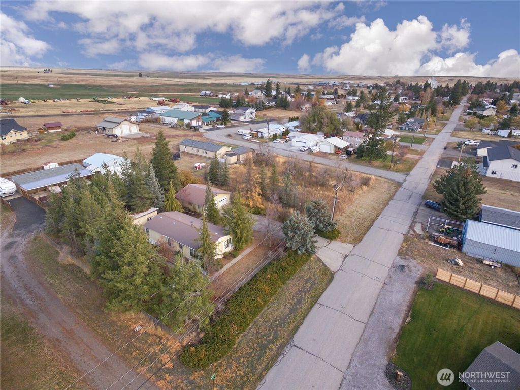 Photo of 511 W 1st Street, Waterville, WA 98858 (MLS # 2457313)