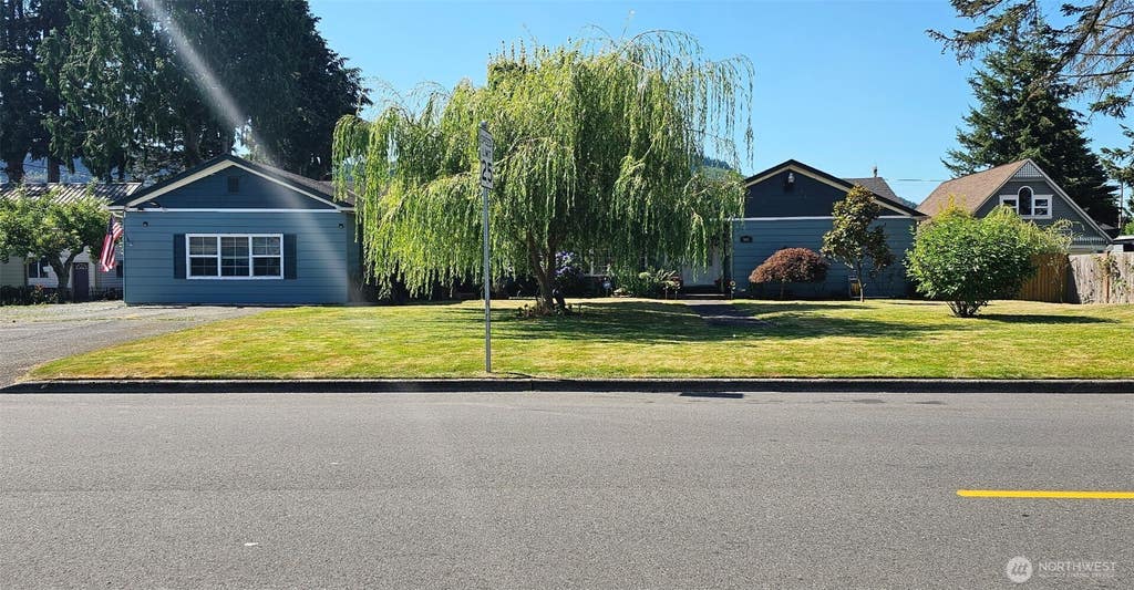 Photo of 903 Jameson Street, Sedro Woolley, WA 98284 (MLS # 2567582)