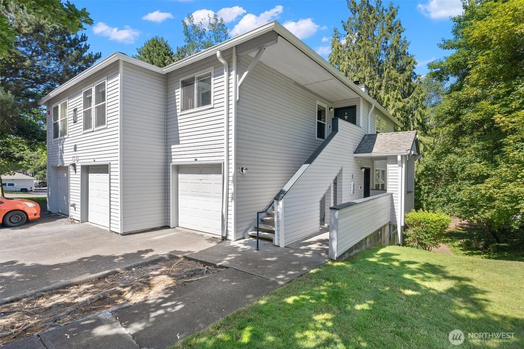 Photo of 33020 10th Avenue SW #M302, Federal Way, WA 98023 (MLS # 2405451)