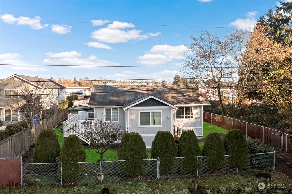 Photo of 10430 17th Avenue SW, Seattle, WA 98146 (MLS # 2182741)