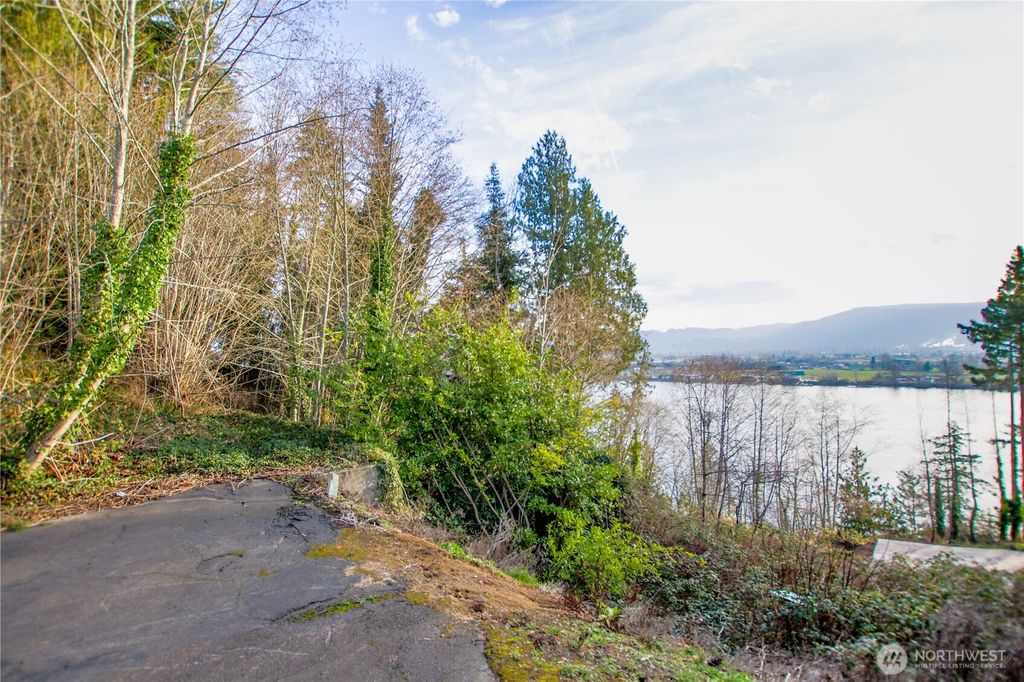Photo of 610 Columbia Street, Cathlamet, WA 98612 (MLS # 2477405)