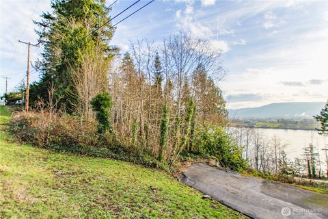Photo of 610 Columbia Street, Cathlamet, WA 98612 (MLS # 2477405)
