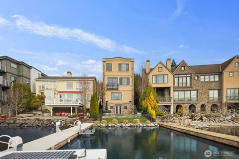 Photo of 4013 E Lake Sammamish Shore Lane, Sammamish, WA 98075 (MLS # 2482535)