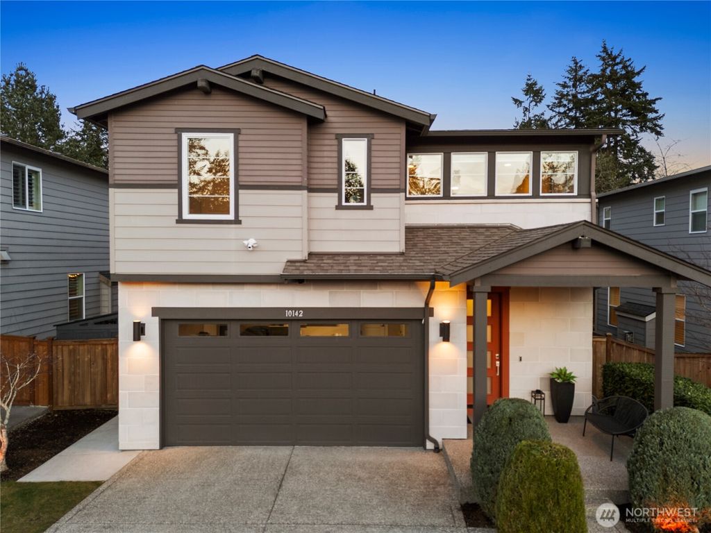 Photo of 10142 134th Place NE, Kirkland, WA 98033 (MLS # 2339473)