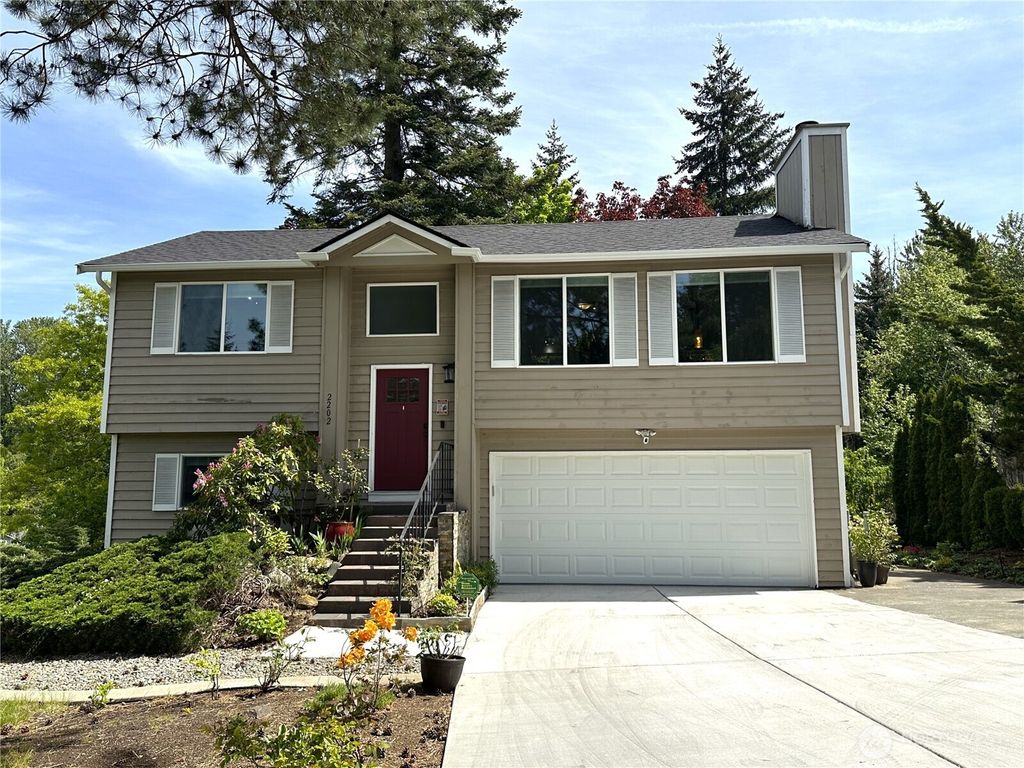 Photo of 2202 Wells Court S, Renton, WA 98055 (MLS # 2372616)