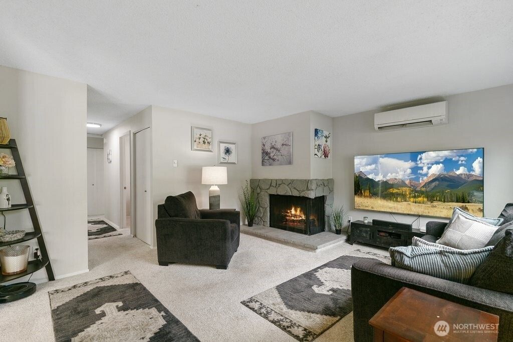 Photo of 19225 18th Avenue NE, Shoreline, WA 98155 (MLS # 2444055)