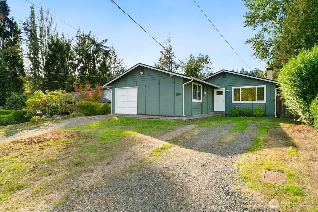 Photo of 19225 18th Avenue NE, Shoreline, WA 98155 (MLS # 2444055)