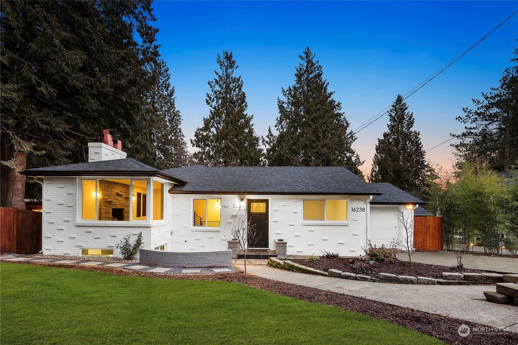 Photo of 16238 10th Avenue NE, Shoreline, WA 98155 (MLS # 2030627)